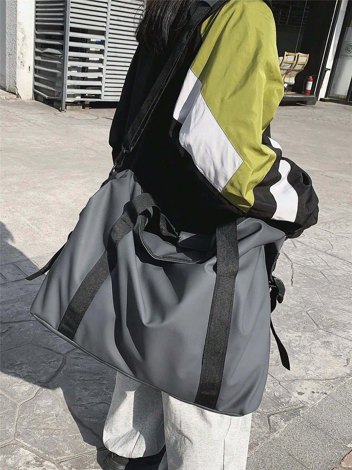 Large capacity sports & fitness bag